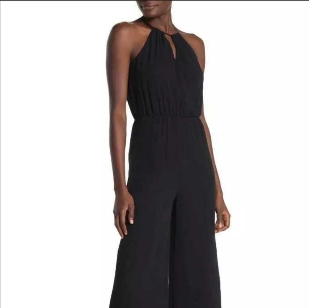 Forever 21 NWT Black Halterneck Keyhole Front Jumpsuit Size Small